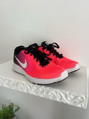 Nike Revolution Running Shoes 5Y